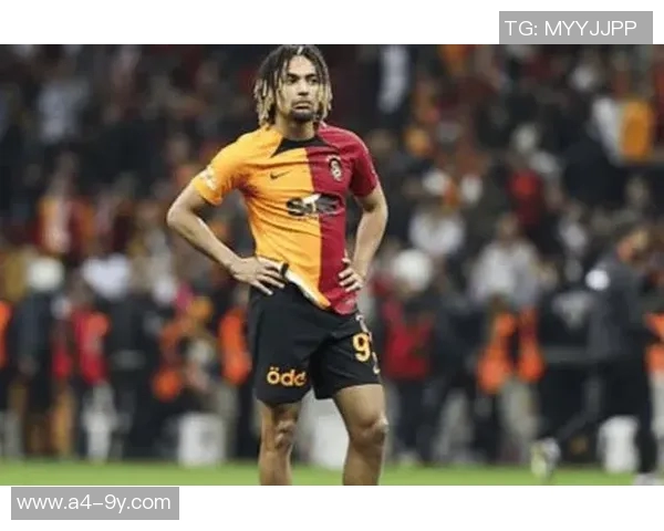 德天空报道17岁边锋麦克冬窗转会几乎不可能今夏或将被拜仁外租