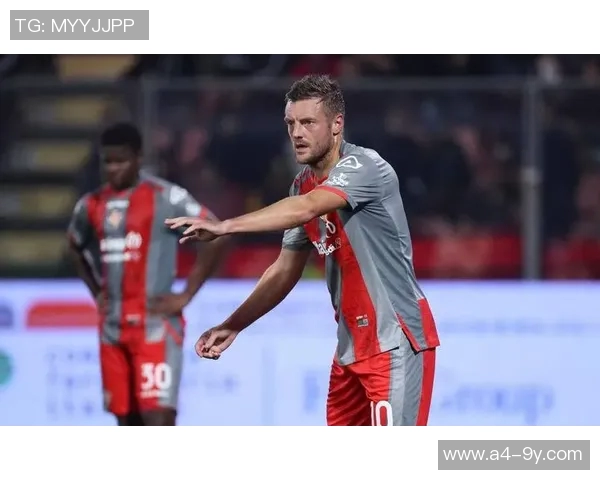 足球专家称瓦尔迪在克雷莫内塞表现出色预计能踢到41岁